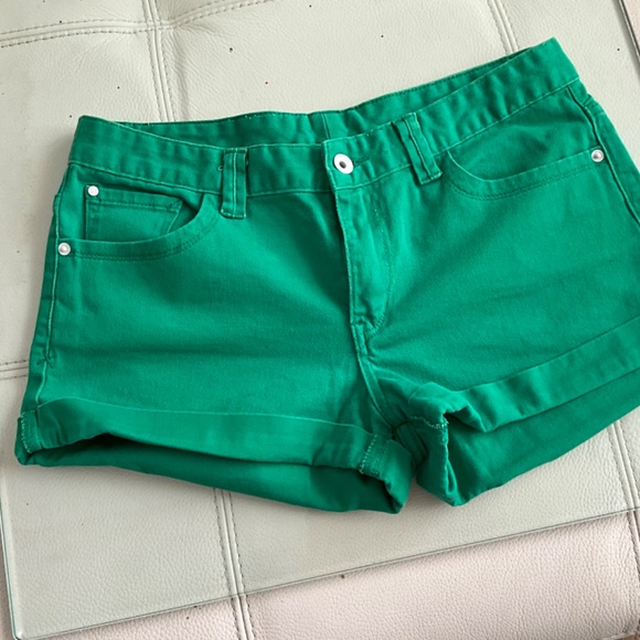 Armani Exchmge   ( AX) spring green cuff short shorts ♥️♥️ - Picture 8 of 12